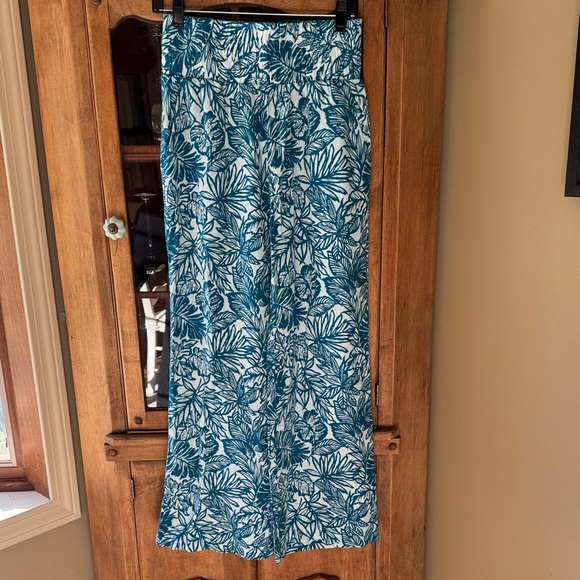 NWT - Floral Blue and White Pants - Picture 1 of 4